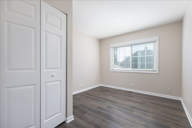 2725 Springdale Circle, Naperville, IL 60564