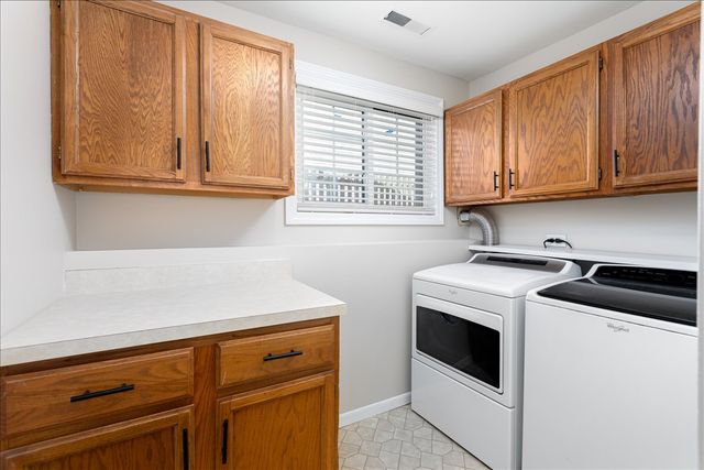 2725 Springdale Circle, Naperville, IL 60564