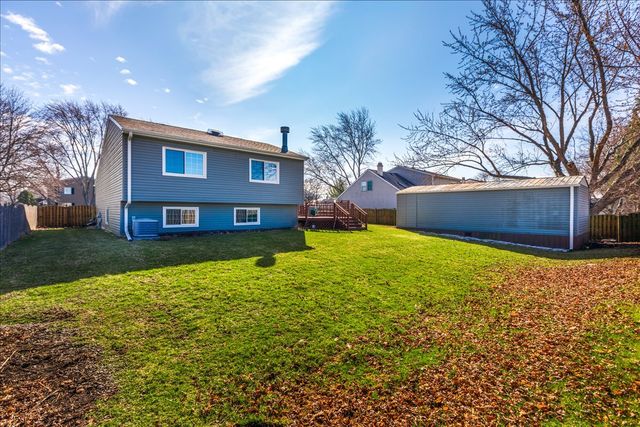 2725 Springdale Circle, Naperville, IL 60564