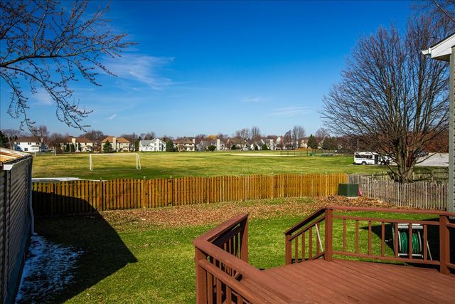 2725 Springdale Circle, Naperville, IL 60564