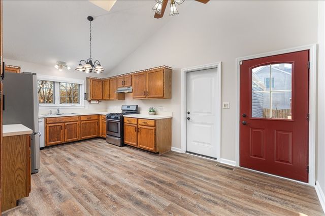 2725 Springdale Circle, Naperville, IL 60564