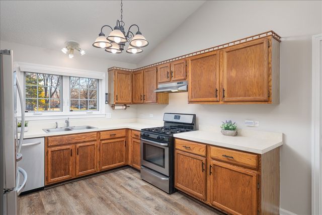 2725 Springdale Circle, Naperville, IL 60564