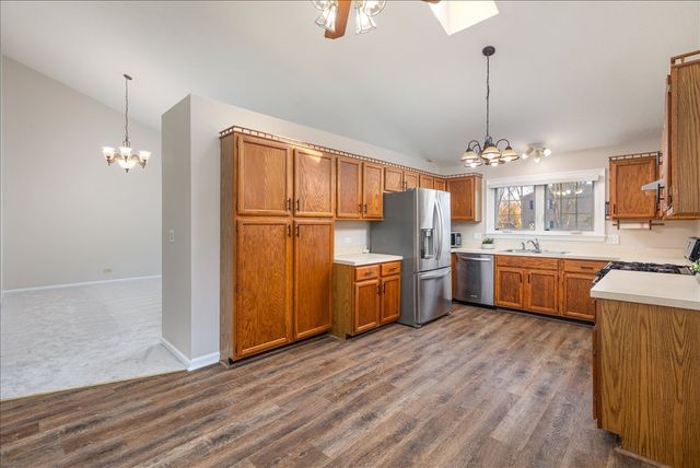 2725 Springdale Circle, Naperville, IL 60564