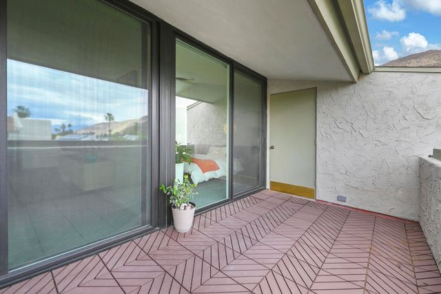 261 E La Verne Way N, Palm Springs, CA 92264