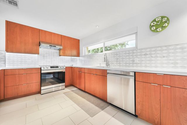 261 E La Verne Way N, Palm Springs, CA 92264