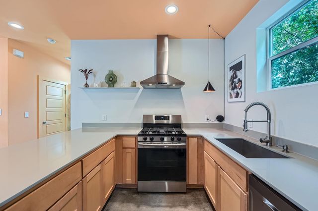 7311 Providence Ave B, Austin, TX 78752