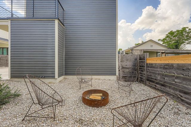 7311 Providence Ave B, Austin, TX 78752