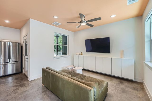 7311 Providence Ave B, Austin, TX 78752