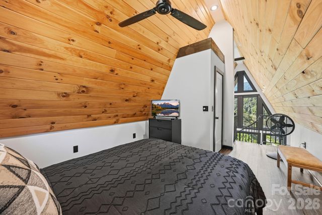 11392 & 11394 US 19W Highway, Burnsville, NC 28714