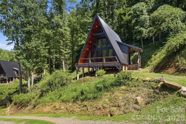 11392 & 11394 US 19W Highway, Burnsville, NC 28714
