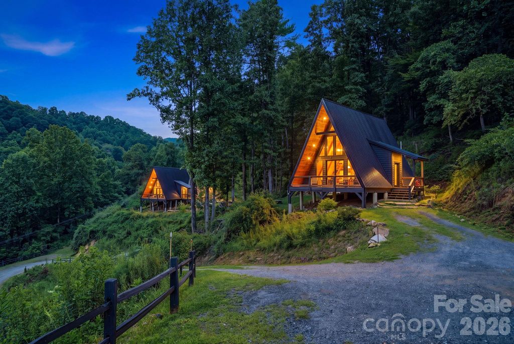 11392 & 11394 US 19W Highway, Burnsville, NC 28714