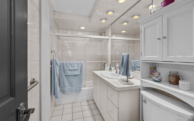 253 S 7th Street, Lindenhurst, NY 11757