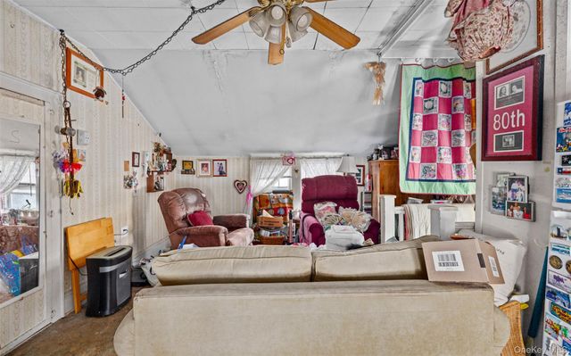253 S 7th Street, Lindenhurst, NY 11757