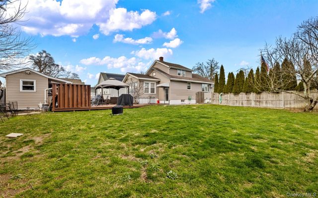 253 S 7th Street, Lindenhurst, NY 11757