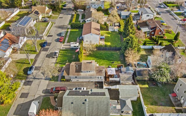 253 S 7th Street, Lindenhurst, NY 11757