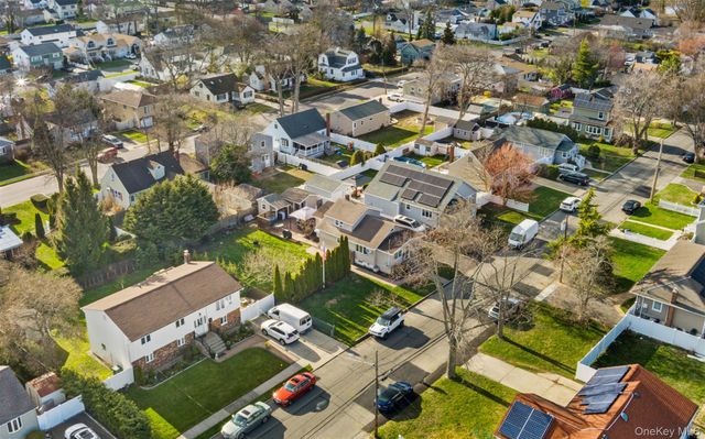 253 S 7th Street, Lindenhurst, NY 11757