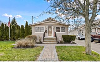 253 S 7th Street, Lindenhurst, NY 11757