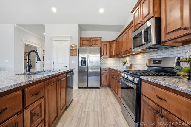 189 N Castle Street, Skiatook, OK 74070