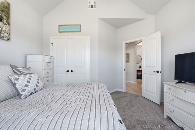 189 N Castle Street, Skiatook, OK 74070