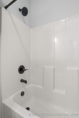 189 N Castle Street, Skiatook, OK 74070