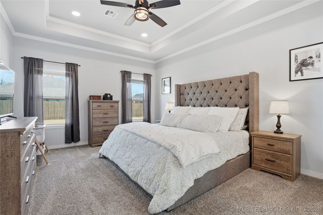 189 N Castle Street, Skiatook, OK 74070