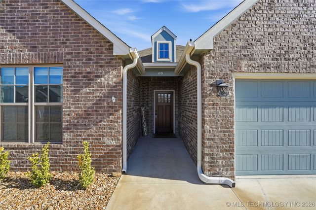 189 N Castle Street, Skiatook, OK 74070