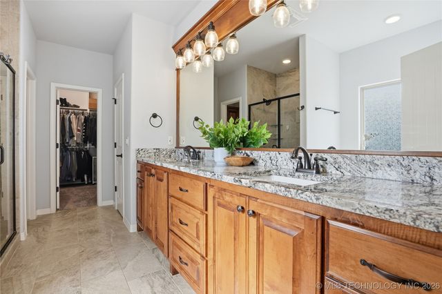 189 N Castle Street, Skiatook, OK 74070