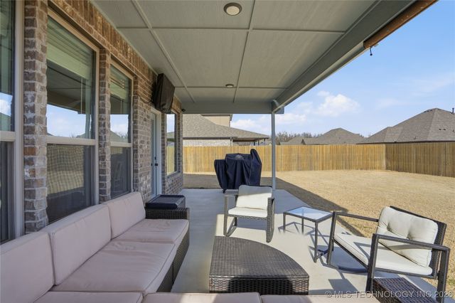 189 N Castle Street, Skiatook, OK 74070