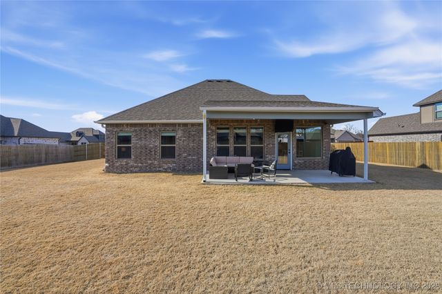 189 N Castle Street, Skiatook, OK 74070