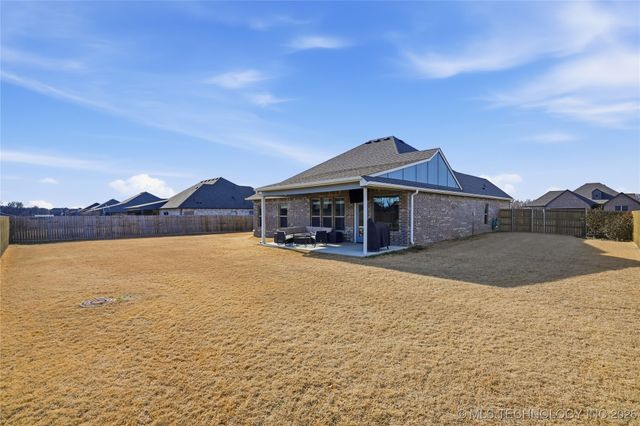 189 N Castle Street, Skiatook, OK 74070