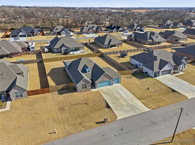 189 N Castle Street, Skiatook, OK 74070