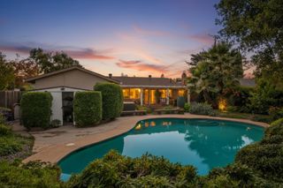 9021 Thilow Dr, Sacramento, CA 95826