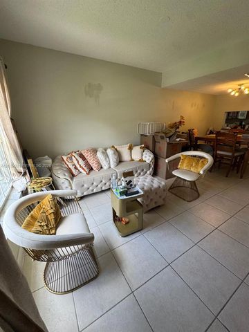 16682 Hemingway Drive, Weston, FL 33326