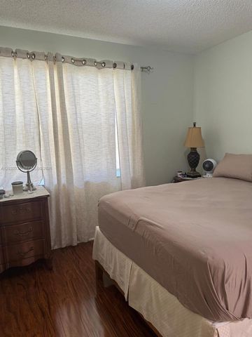 16682 Hemingway Drive, Weston, FL 33326