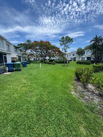 16682 Hemingway Drive, Weston, FL 33326