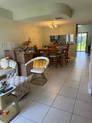 16682 Hemingway Drive, Weston, FL 33326