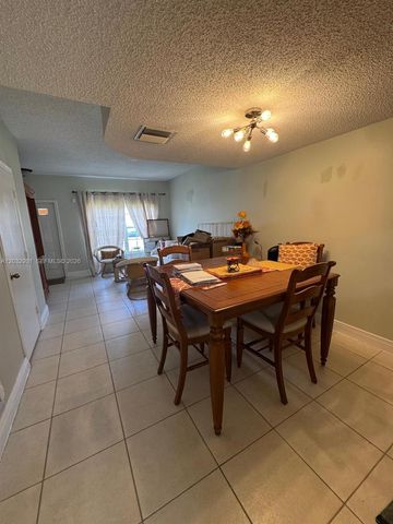 16682 Hemingway Drive, Weston, FL 33326