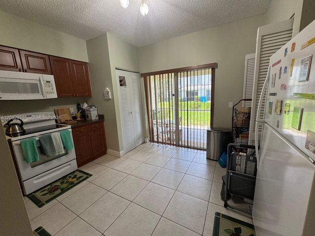 16682 Hemingway Drive, Weston, FL 33326