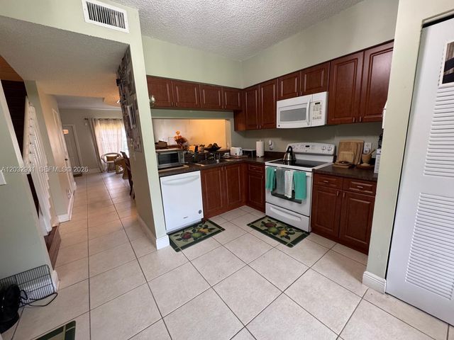 16682 Hemingway Drive, Weston, FL 33326