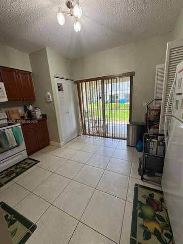 16682 Hemingway Drive, Weston, FL 33326