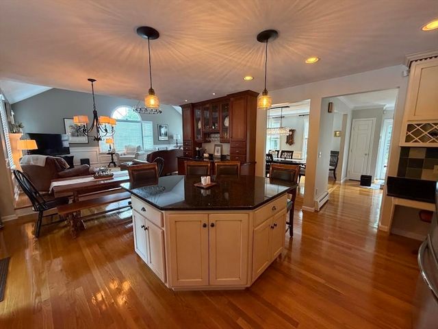 1 Brenton Wood Road, Hudson, MA 01749