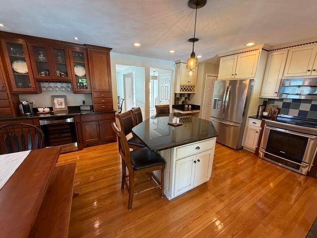 1 Brenton Wood Road, Hudson, MA 01749