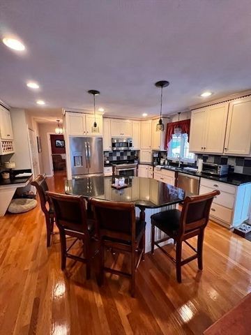 1 Brenton Wood Road, Hudson, MA 01749