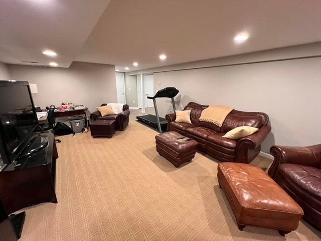 1 Brenton Wood Road, Hudson, MA 01749