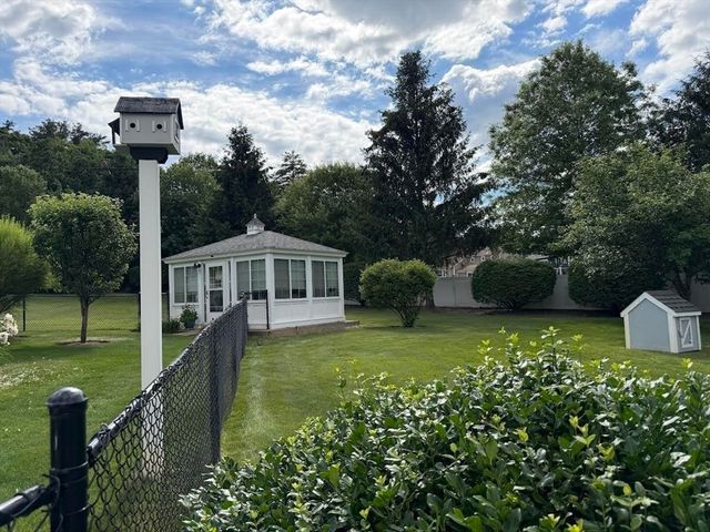 1 Brenton Wood Road, Hudson, MA 01749