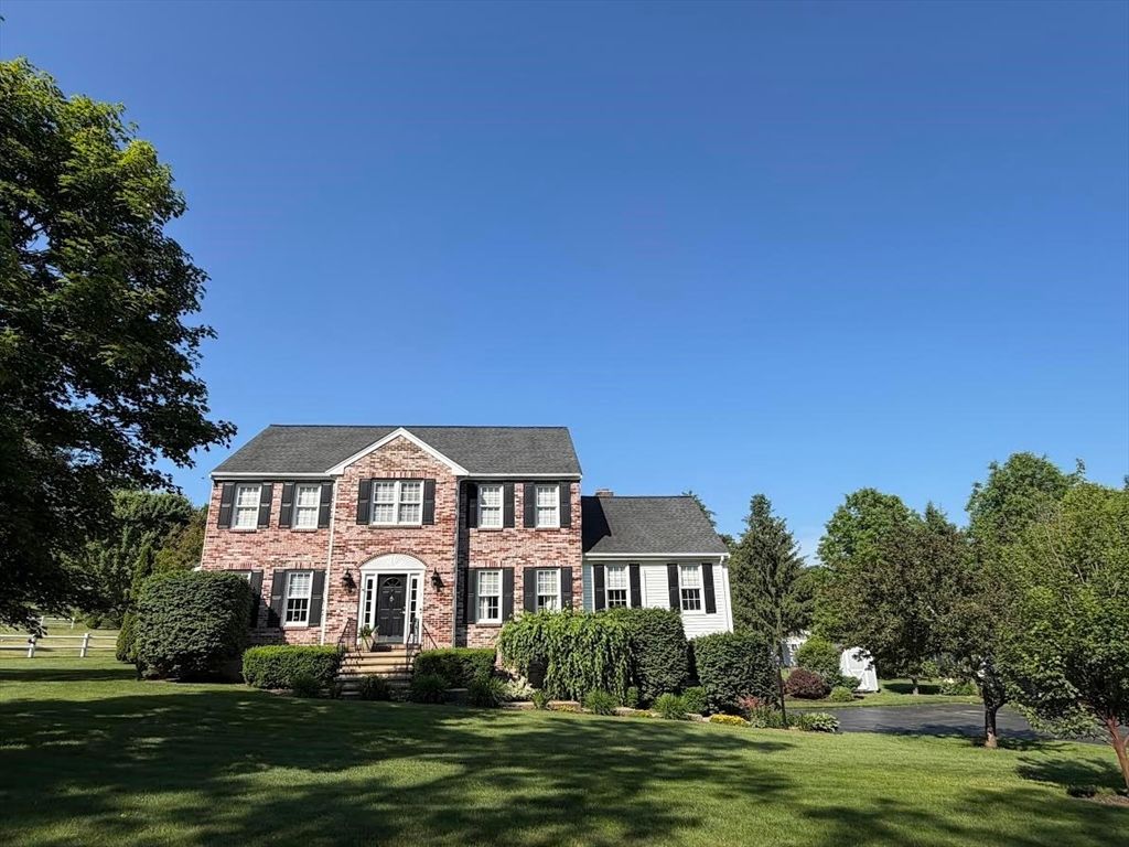 1 Brenton Wood Road, Hudson, MA 01749