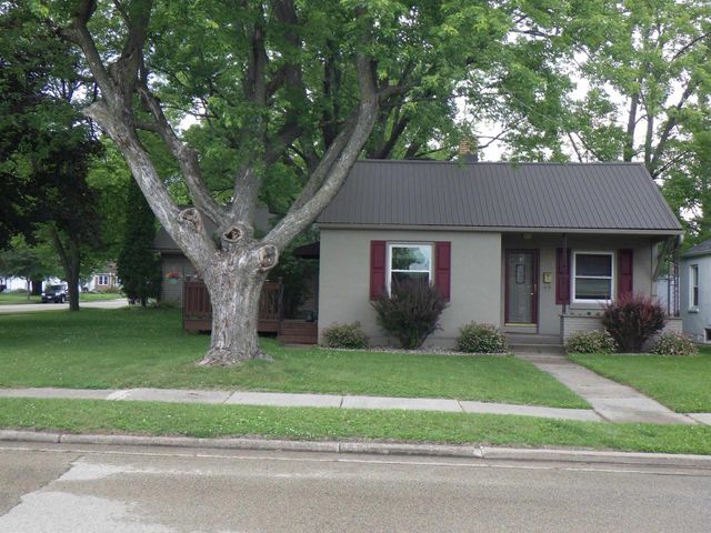 109 MCKINLEY AVENUE, Clintonville, WI 54929