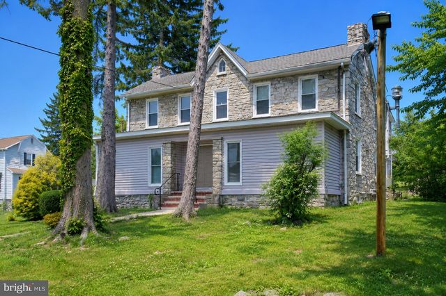 2600 WOODLAWN ST, Harrisburg, PA 17111
