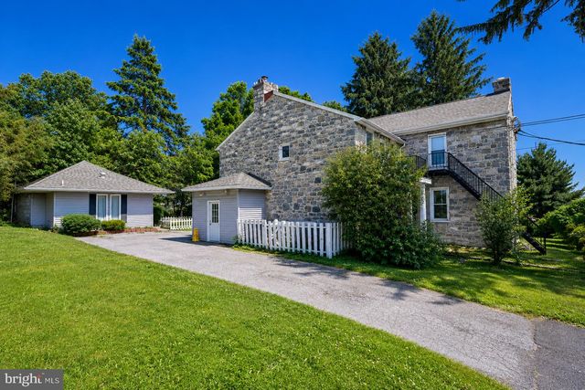 2600 WOODLAWN ST, Harrisburg, PA 17111