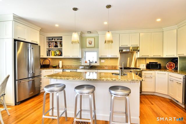 12 Norwood Avenue, Milford, CT 06460